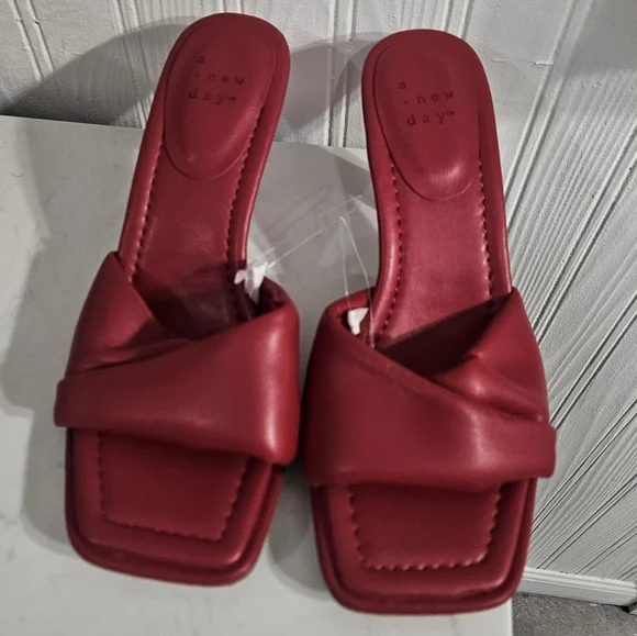 a new day Red Knot-Detail Square-Toe Heeled Mules - Picture 4 of 5